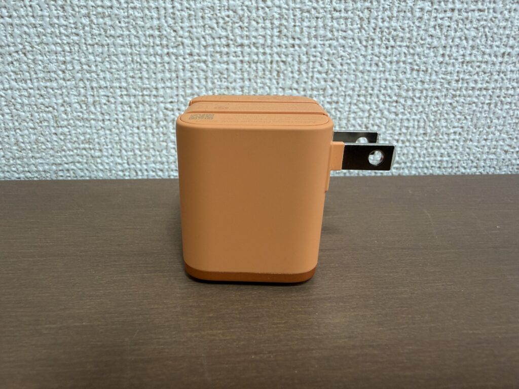 Anker Nano Charger のプラグの画像