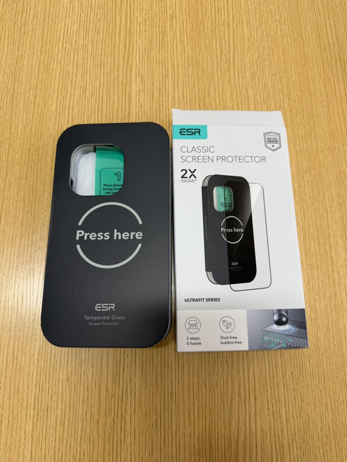 ESR iPhone17 ガラスフィルム　パッケージ