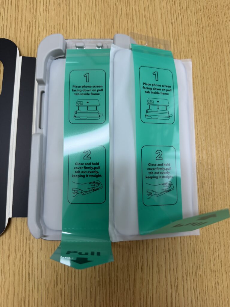 ESR iPhone 17 ガラスフィルム　フィルム画像