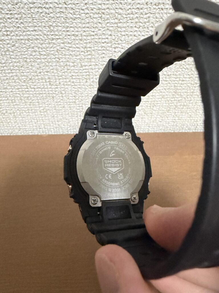 GW-M5610U-1BJFの裏
