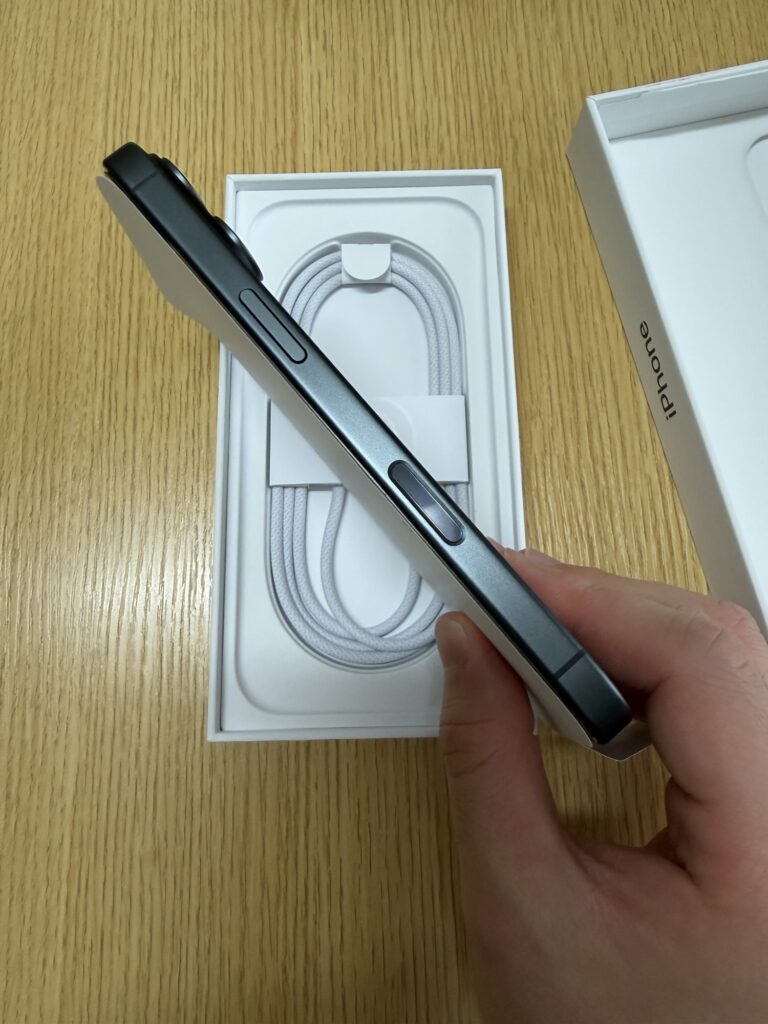 iPhone 17 側面　カメラコントロール