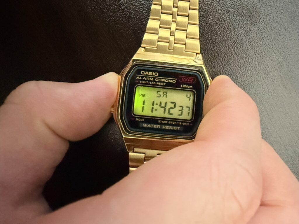 A159WGEA-1JFのバックライトの明るさ