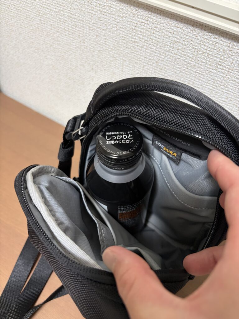 Street Sling 375mlの缶を入れた様子