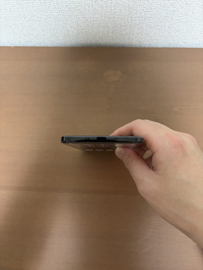 iPhone Air 充電部