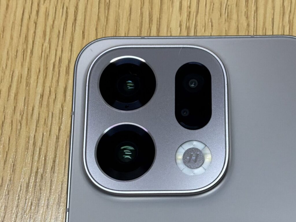 Find X9 カメラ部分のアップ